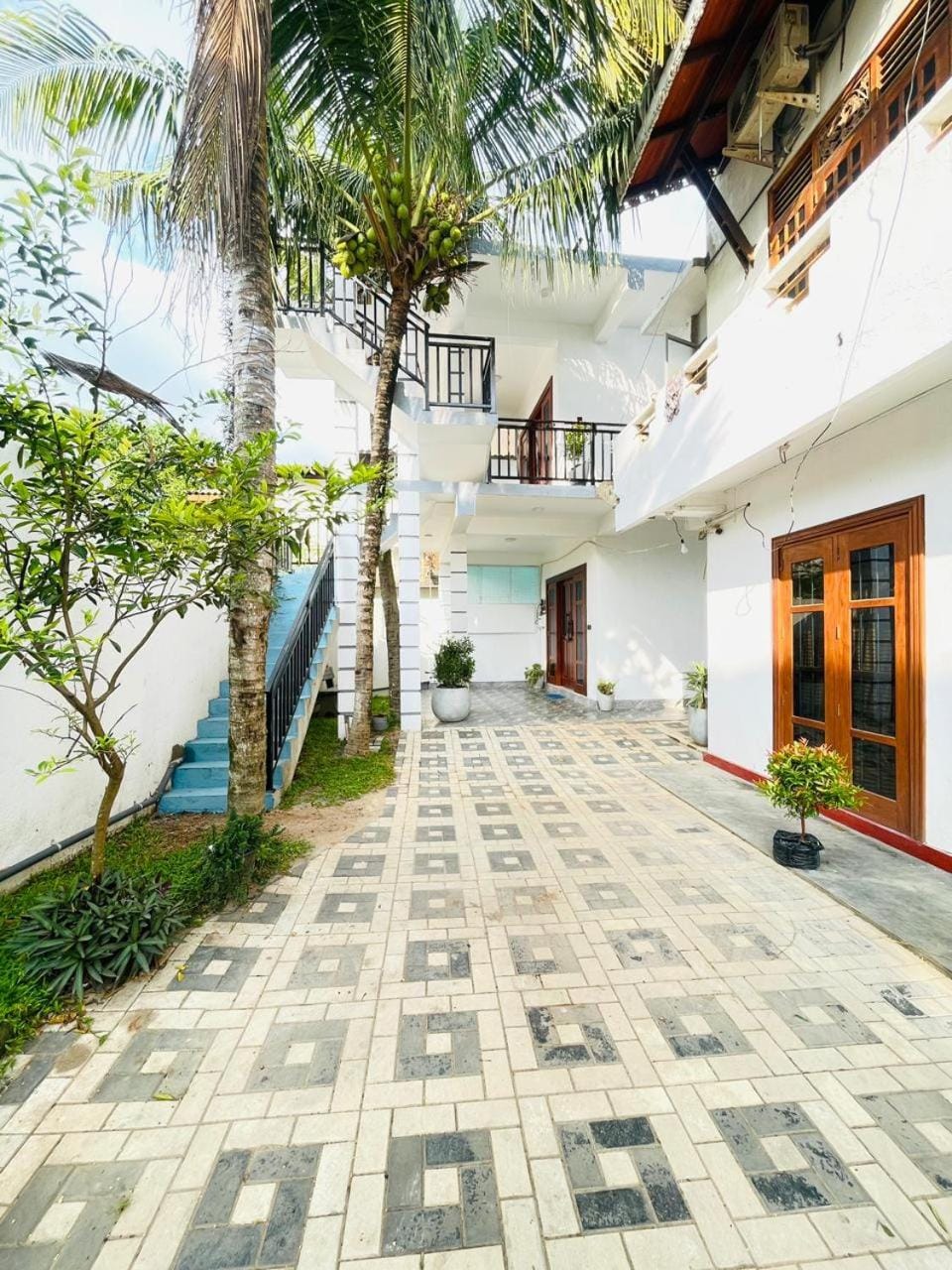 Property building, Day