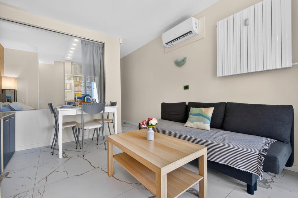 Appartement Vue mer avec Piscine et Parking Privé Apartment in Roquebrune-Cap-Martin