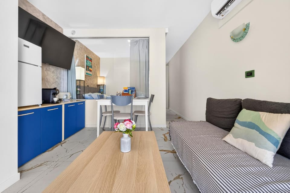 Appartement Vue mer avec Piscine et Parking Privé Apartment in Roquebrune-Cap-Martin