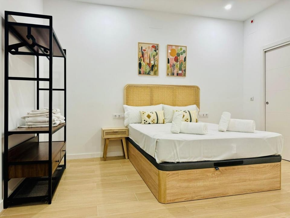 FLAT B - Wide & Beautifull Flat Near Historic Center Apartment in Valencia