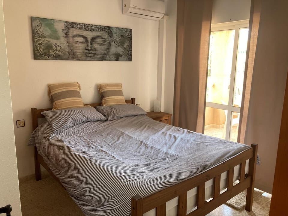 Bedroom, air conditioner