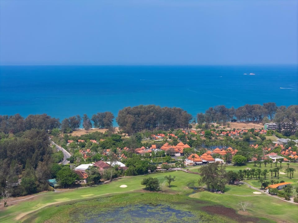 Lumière Villas Phuket - Golfside Retreat in Laguna Villa in Choeng Thale