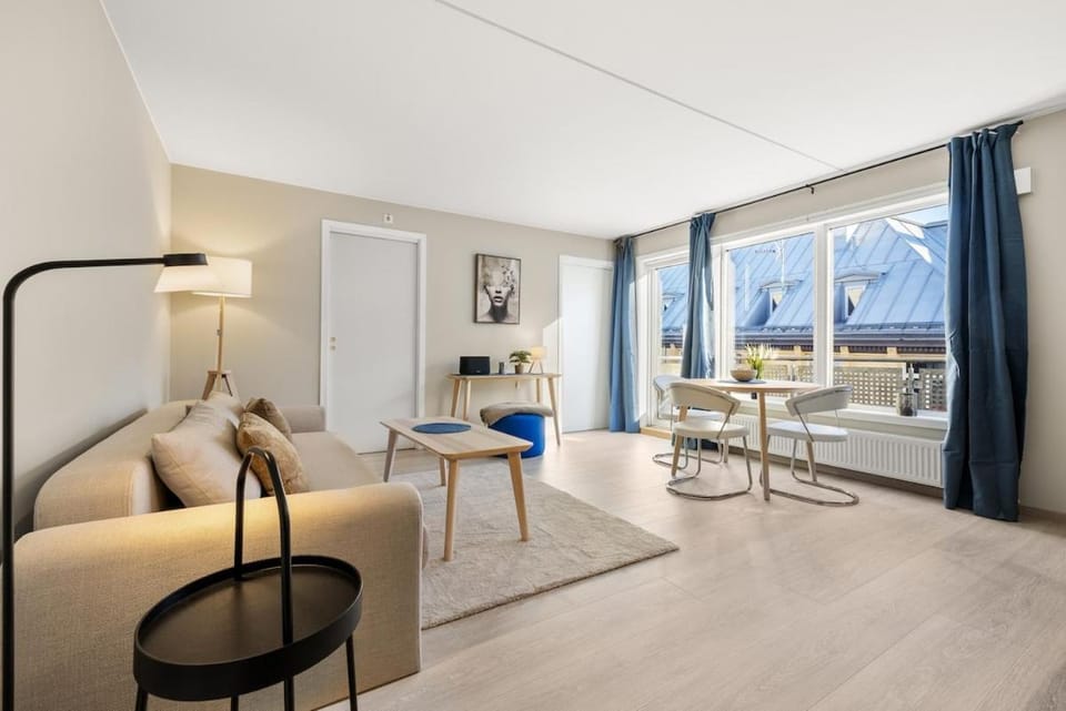 Living room, Photo of the whole room, Seating area