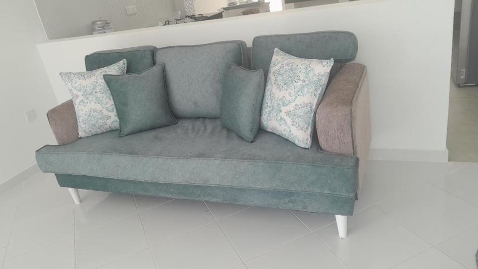 Bed, Living room, Seating area