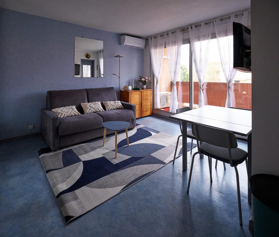 Piscine et plage La Faviere Apartment in Bormes-les-Mimosas