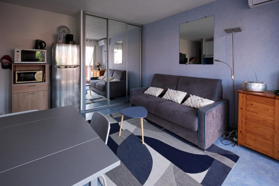 Piscine et plage La Faviere Apartment in Bormes-les-Mimosas