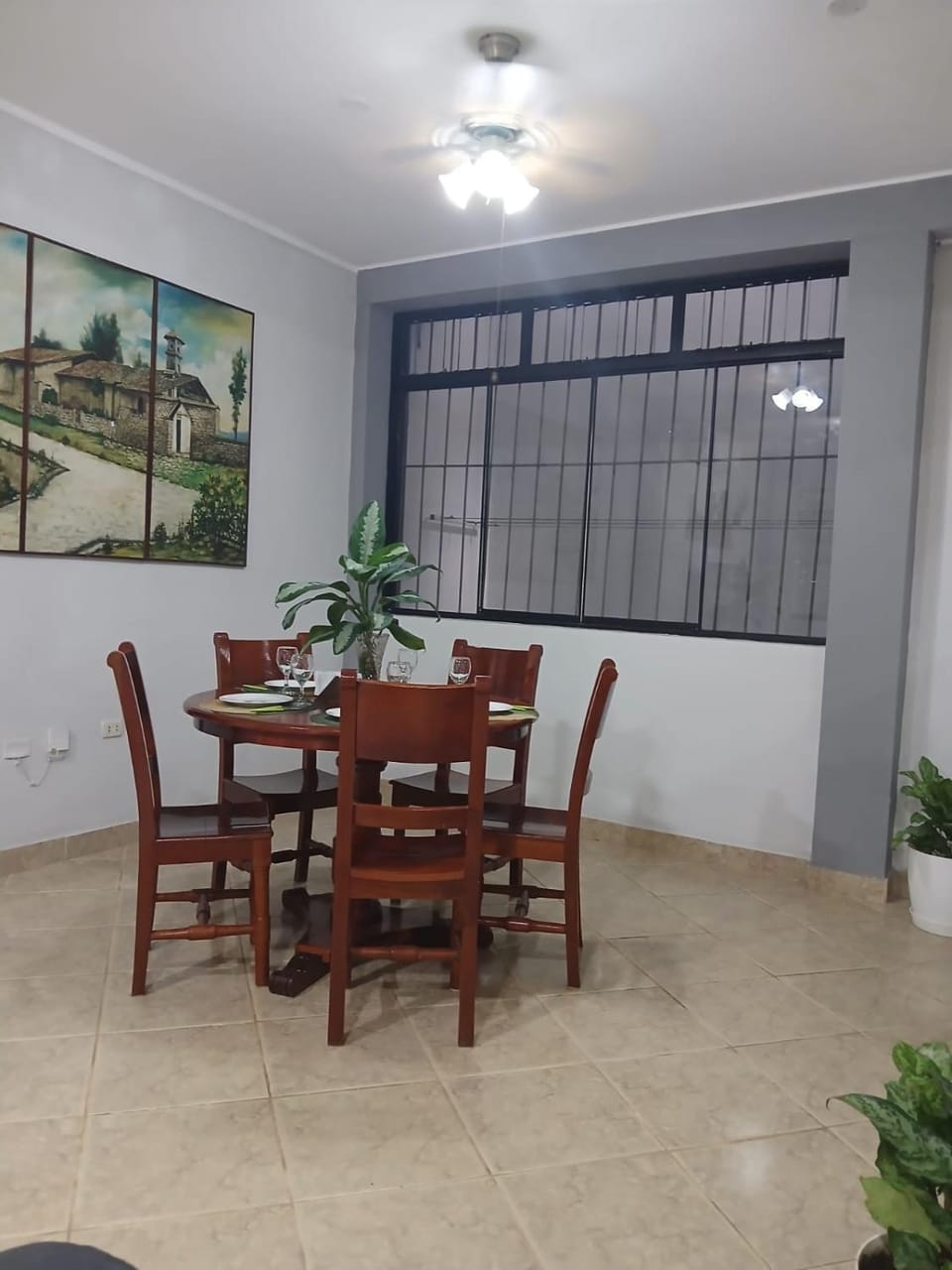 Seating area, Dining area