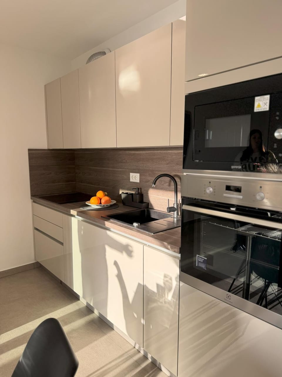 oven, washing machine, kitchen