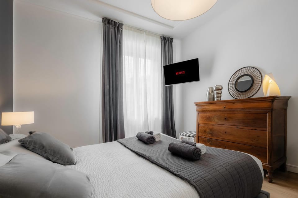 TV and multimedia, Bedroom, wardrobe, air conditioner
