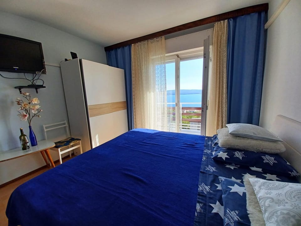 Bed, Photo of the whole room, Bedroom, Sea view