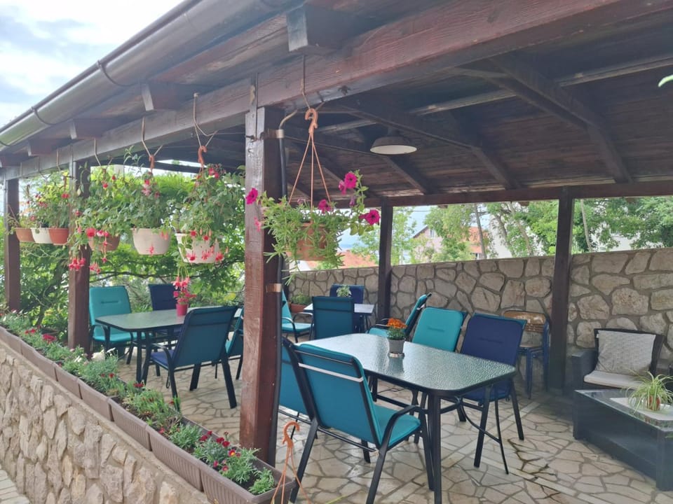 Seating area, Garden view