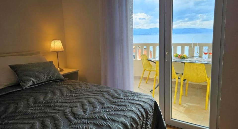 Bed, View (from property/room), Balcony/Terrace, Photo of the whole room, Bedroom