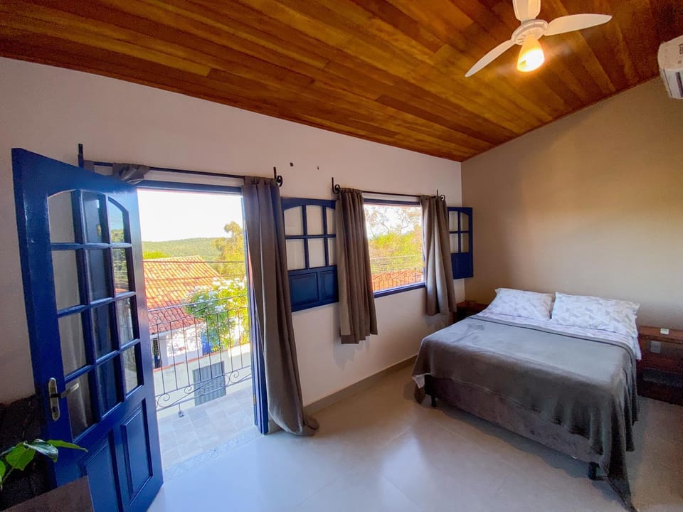 Bed, Photo of the whole room, Bedroom, locker, air conditioner