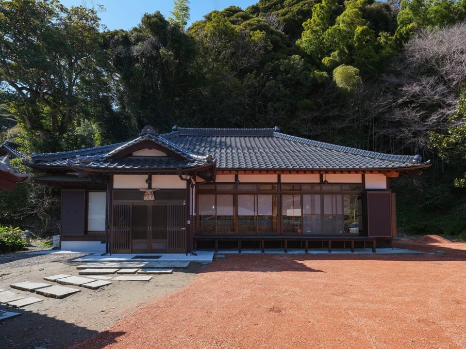 Property building, Day