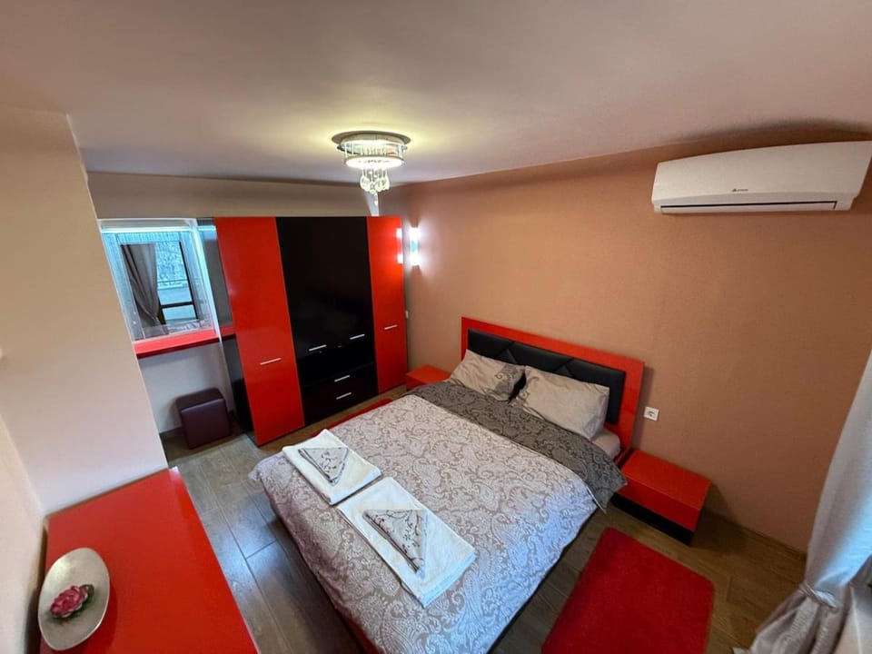 Two-Bedroom Apartment in the Heart of Burgas, Bogoridi Street Apartment in Burgas