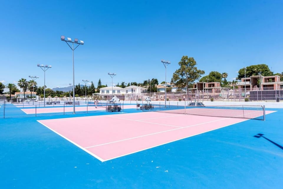 Tennis court