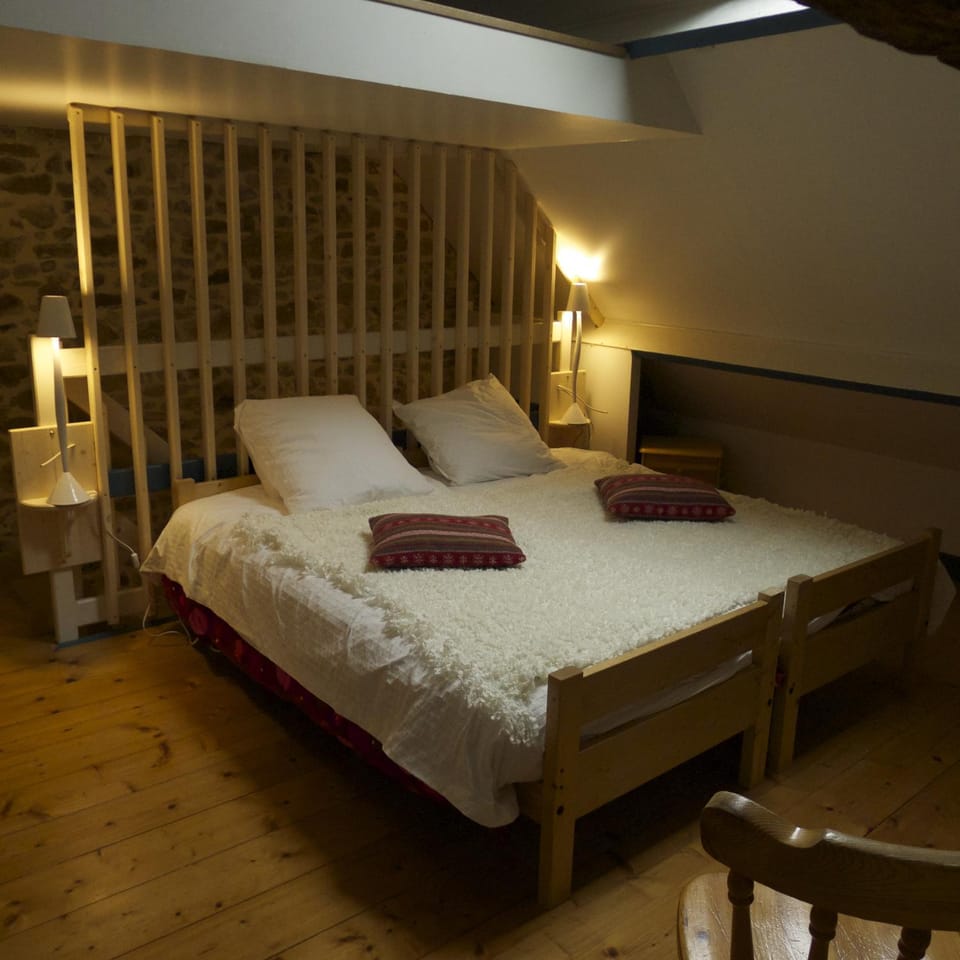 Bed, Bedroom