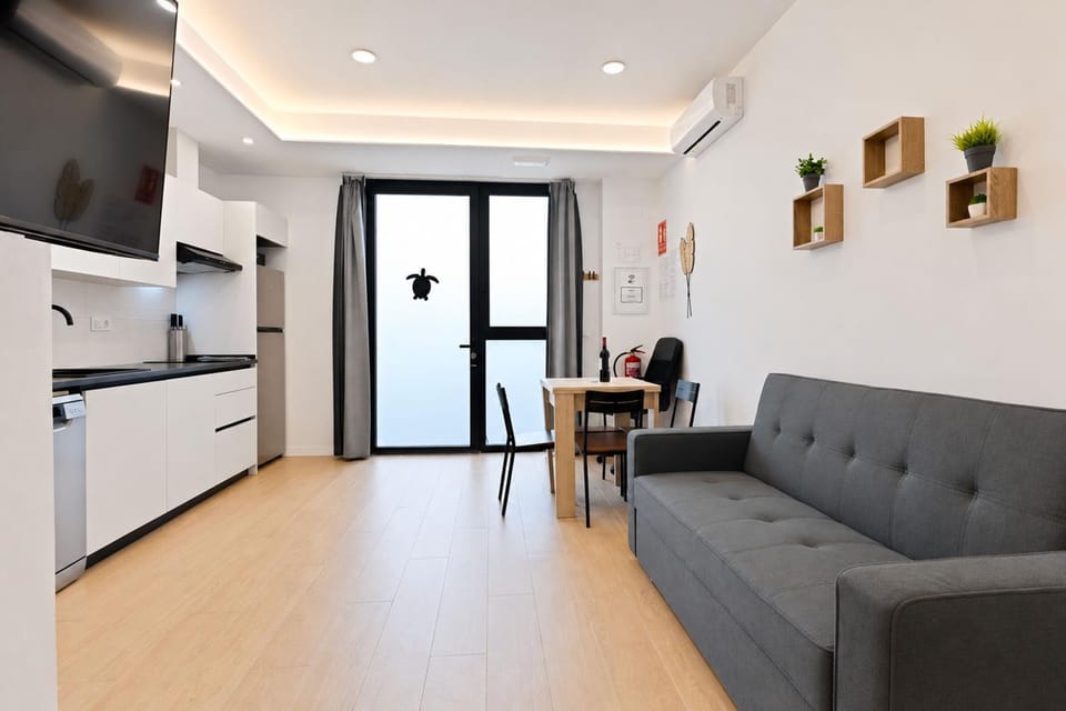 TV and multimedia, Living room, Dining area