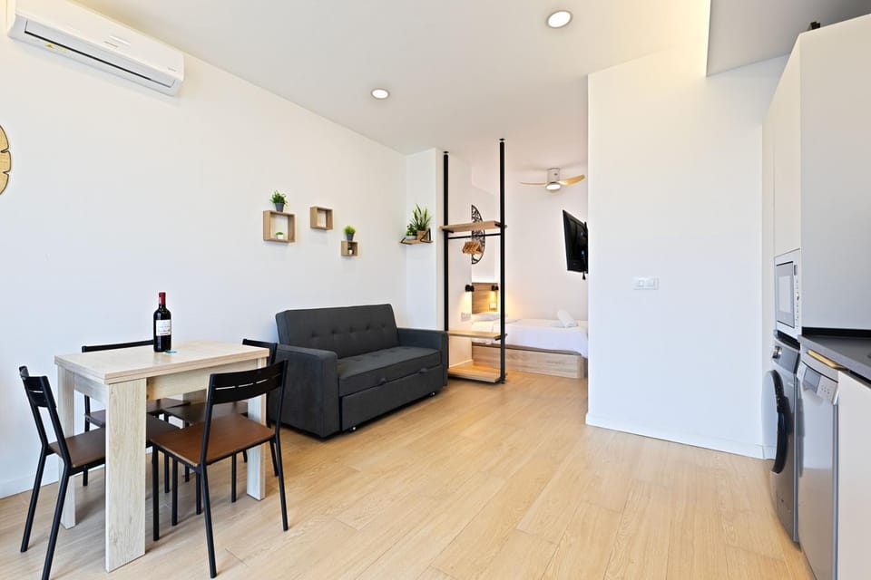 Seating area, Dining area