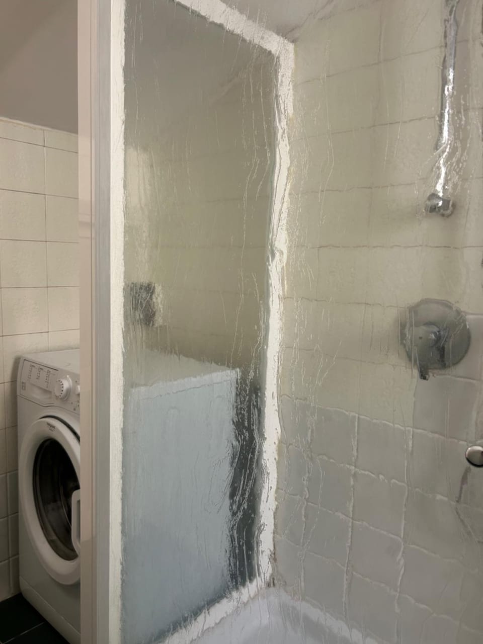 Shower, Bathroom, washing machine