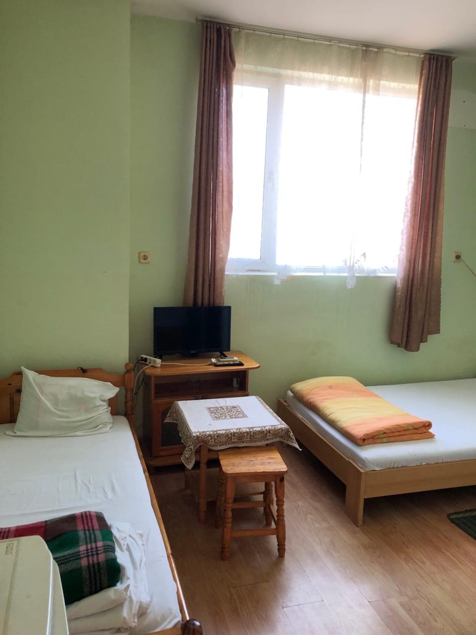 стаи за гости Контраст Bed and Breakfast in Yambol