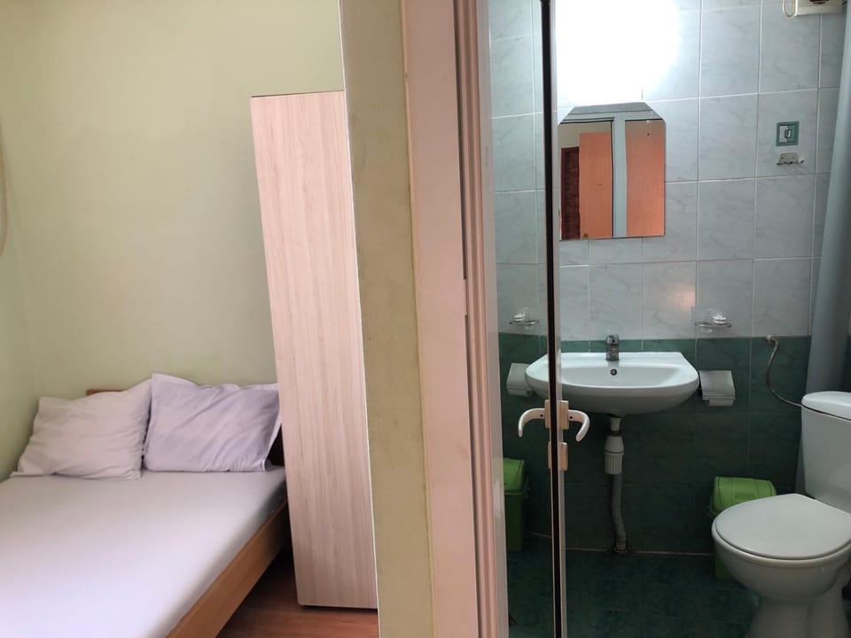 стаи за гости Контраст Bed and Breakfast in Yambol