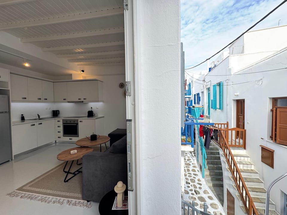Day, View (from property/room), Balcony/Terrace, Kitchen or kitchenette, Dining area, oven, stove