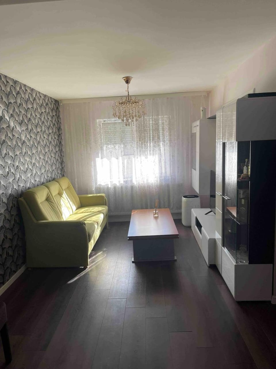Newly renovated chic apartment close to downtown Apartment in Romania