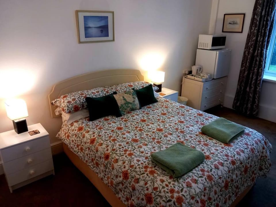 Regis Lodge Guest House Bed and Breakfast in Bognor Regis