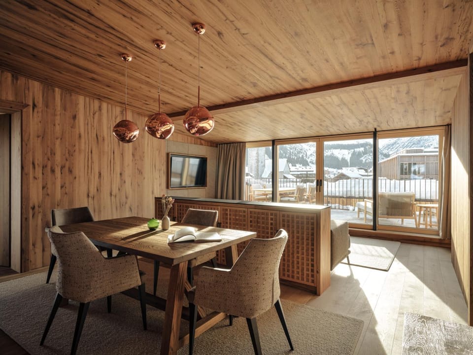 Living room, Dining area