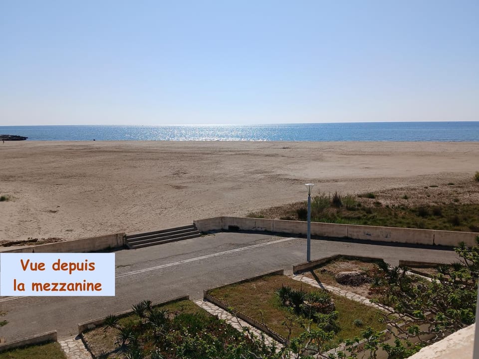 Duplex 6 personnes Pleine vue mer 10 m de la plage Wifi - CYRIDA Apartment in Fleury