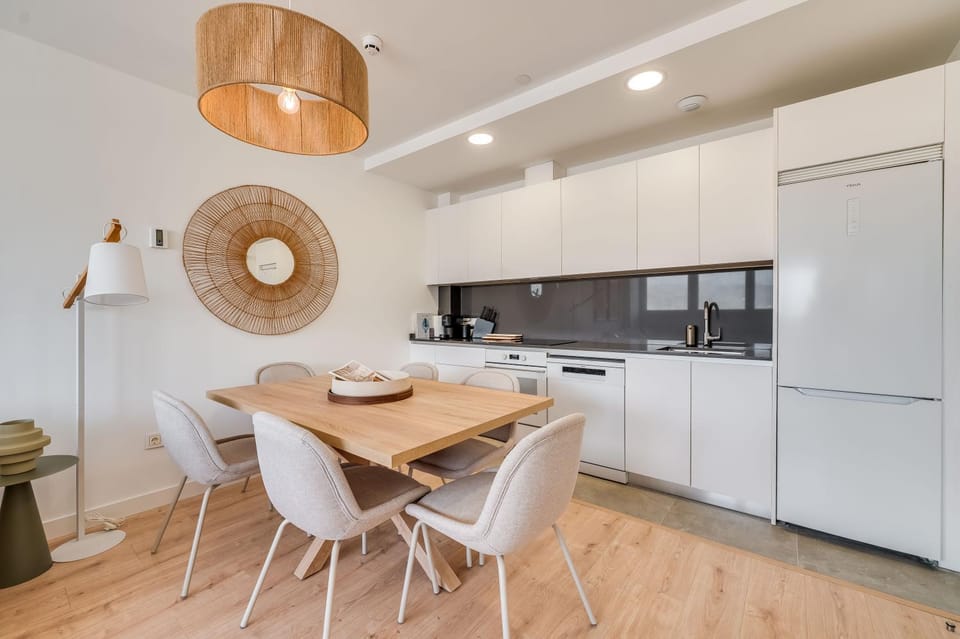 Kitchen or kitchenette, Living room, Meals, stove