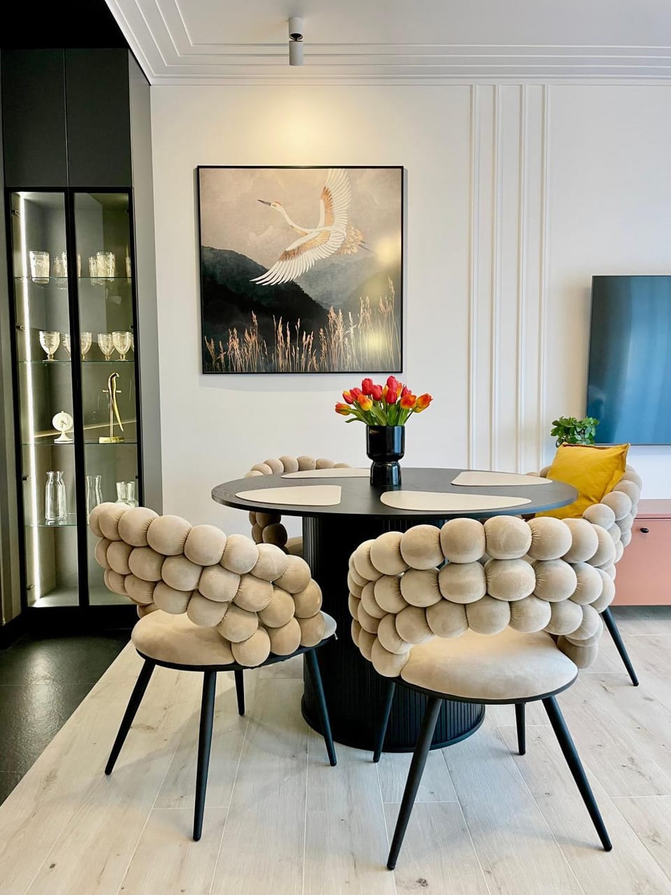 Living room, Seating area, Dining area