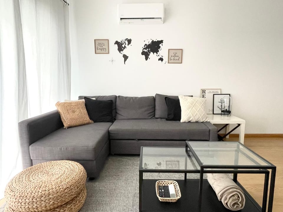 Communal lounge/ TV room, Living room, Decorative detail, Seating area, air conditioner