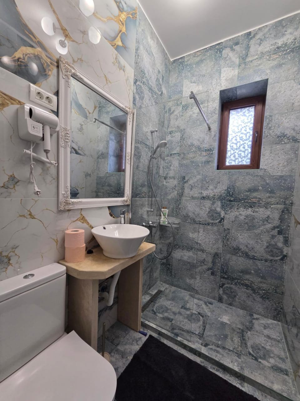 Fabian Studio Apartment in Romania