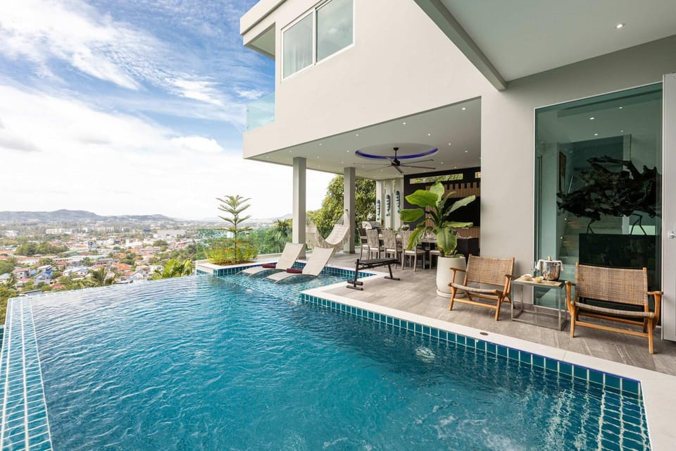 Seaview three bedroom villa in Bangtao area House in Choeng Thale