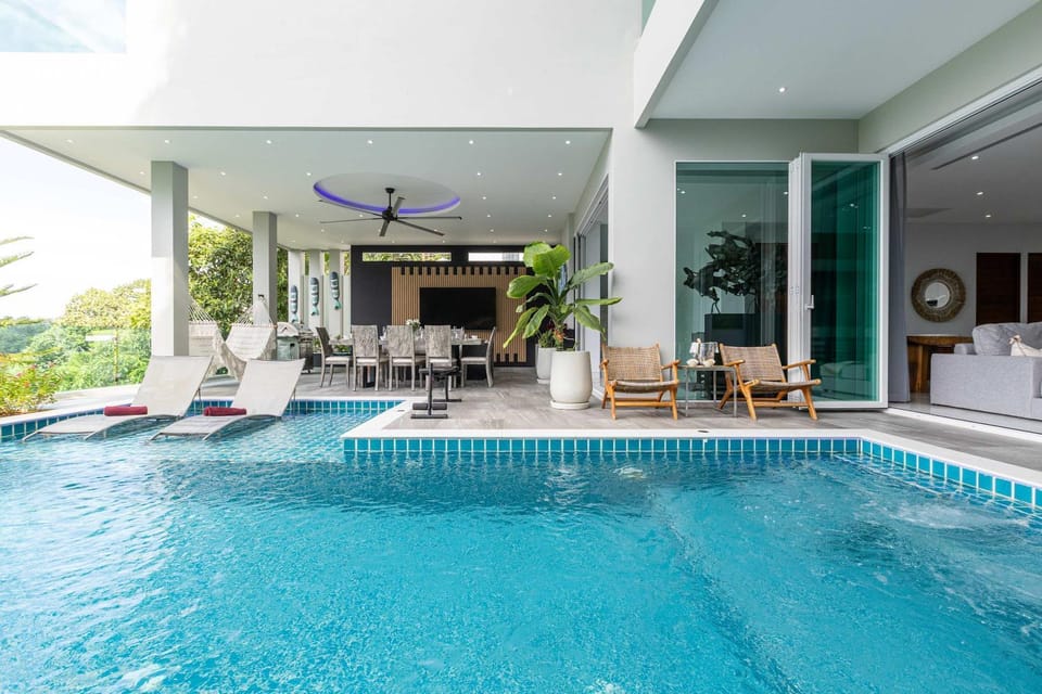 Seaview three bedroom villa in Bangtao area House in Choeng Thale