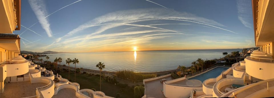 View (from property/room), Sea view, Sunrise