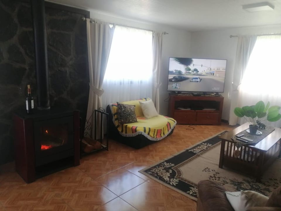 Cabaña 8-10 personas parcela Curacautin House in Araucania, Chile