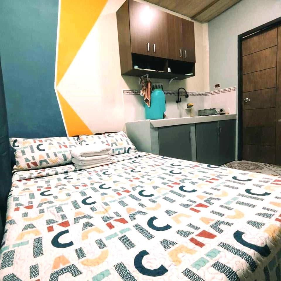 Kitchen or kitchenette, Bedroom