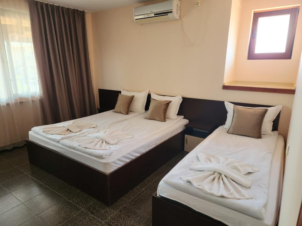 Guest House Lazur Bed and Breakfast in Burgas Province
