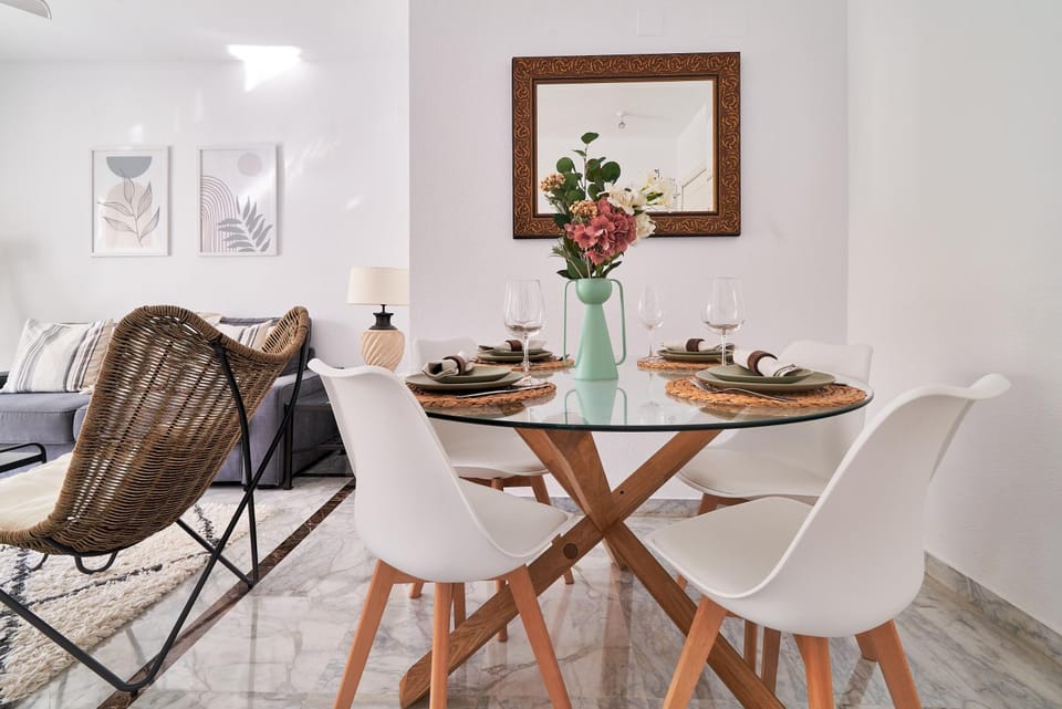 Living room, Seating area, Dining area
