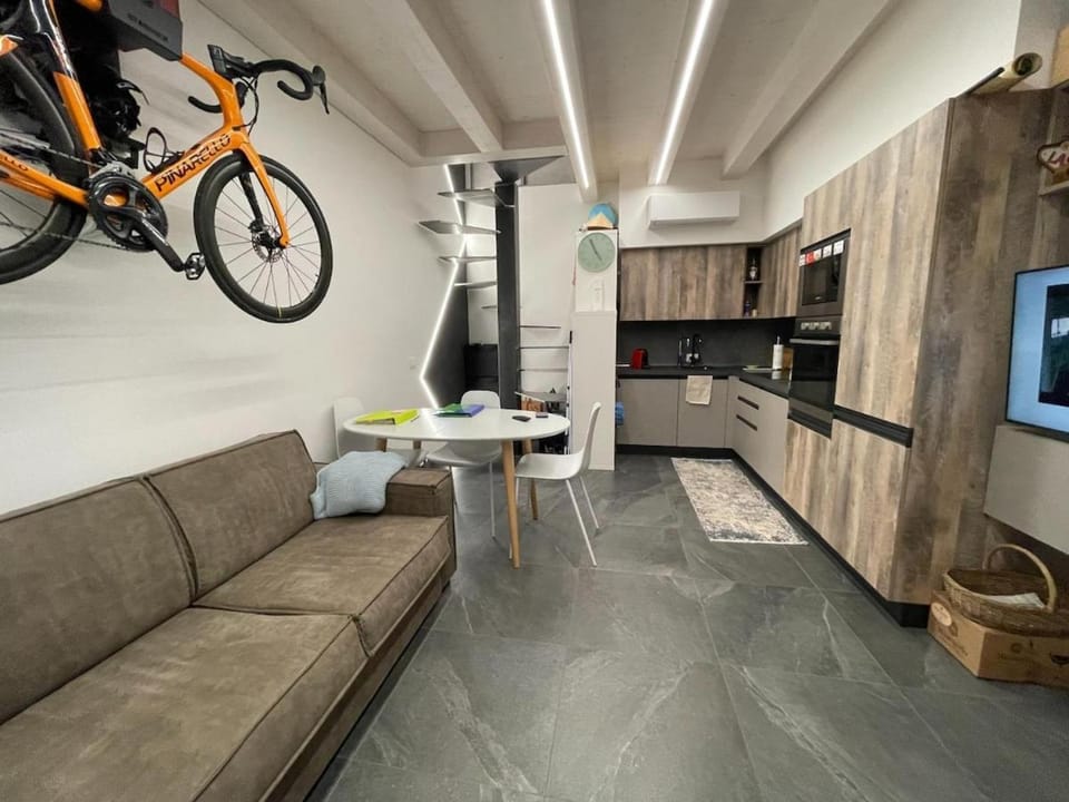 TV and multimedia, Kitchen or kitchenette, Living room, Seating area, Dining area, Evening entertainment, kitchen