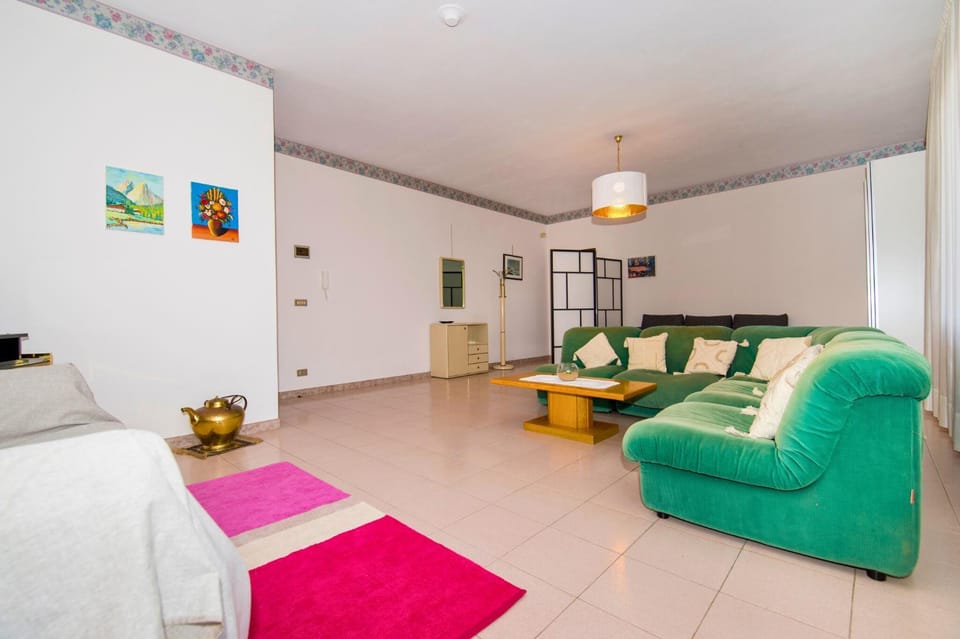 Communal lounge/ TV room, TV and multimedia
