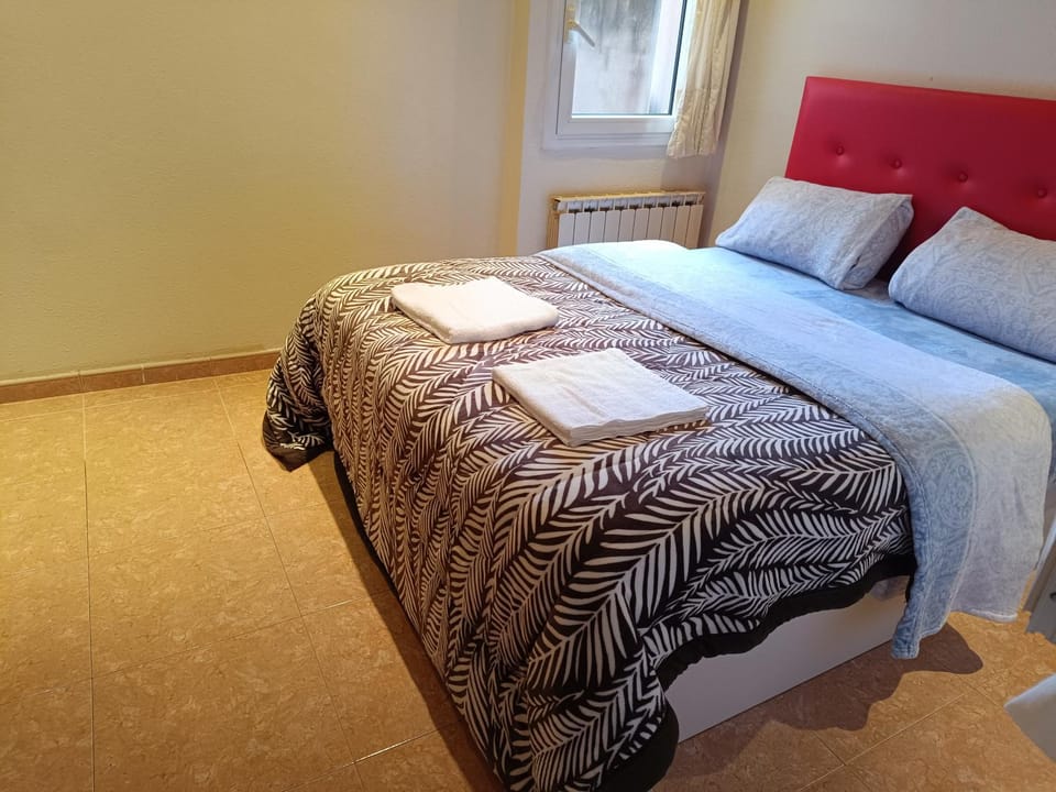 Habitación y baño privado Vacation rental in Catalonia