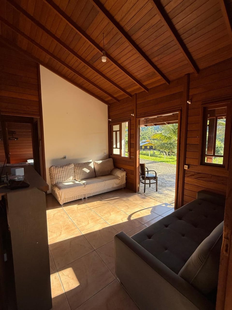 Bed, Living room, Photo of the whole room, Seating area, Bedroom