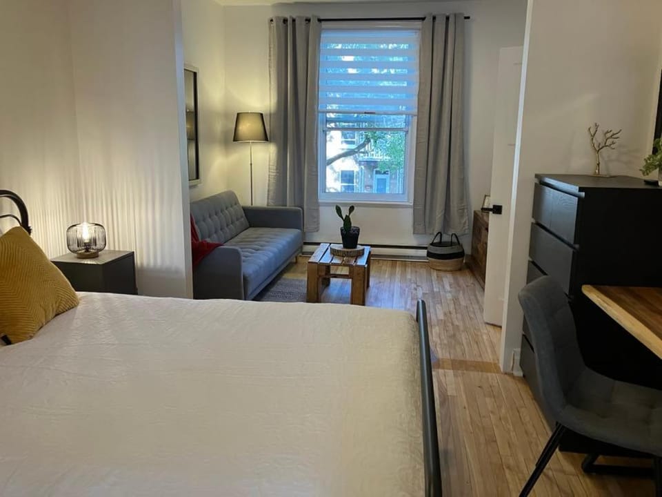 Communal lounge/ TV room, Photo of the whole room, Seating area