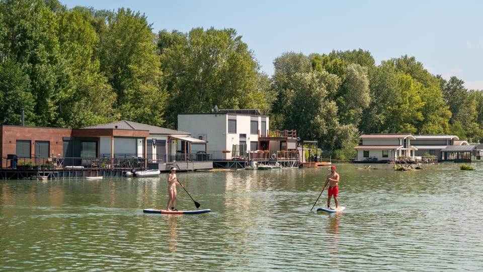 Day, Natural landscape, Activities, River view, group of guests