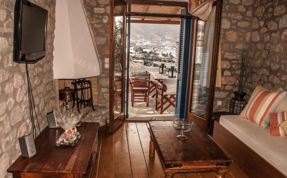 Villa Laura House in Paros, Greece