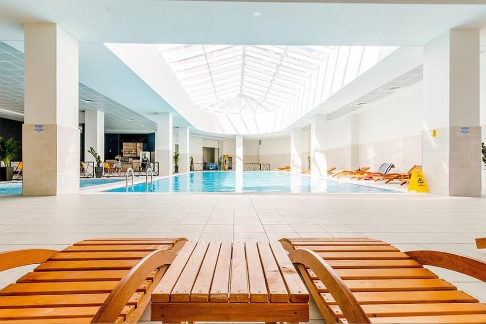 Pool view, Swimming pool, sunbed